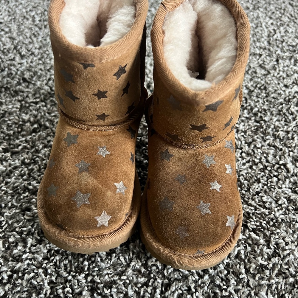 UGG Star Pattern Brown Boots sz 7